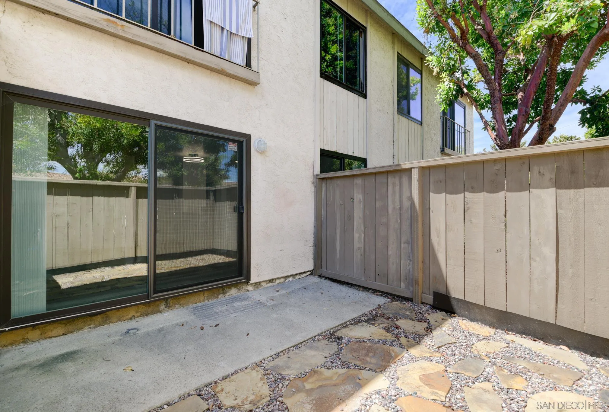 2388 Grand