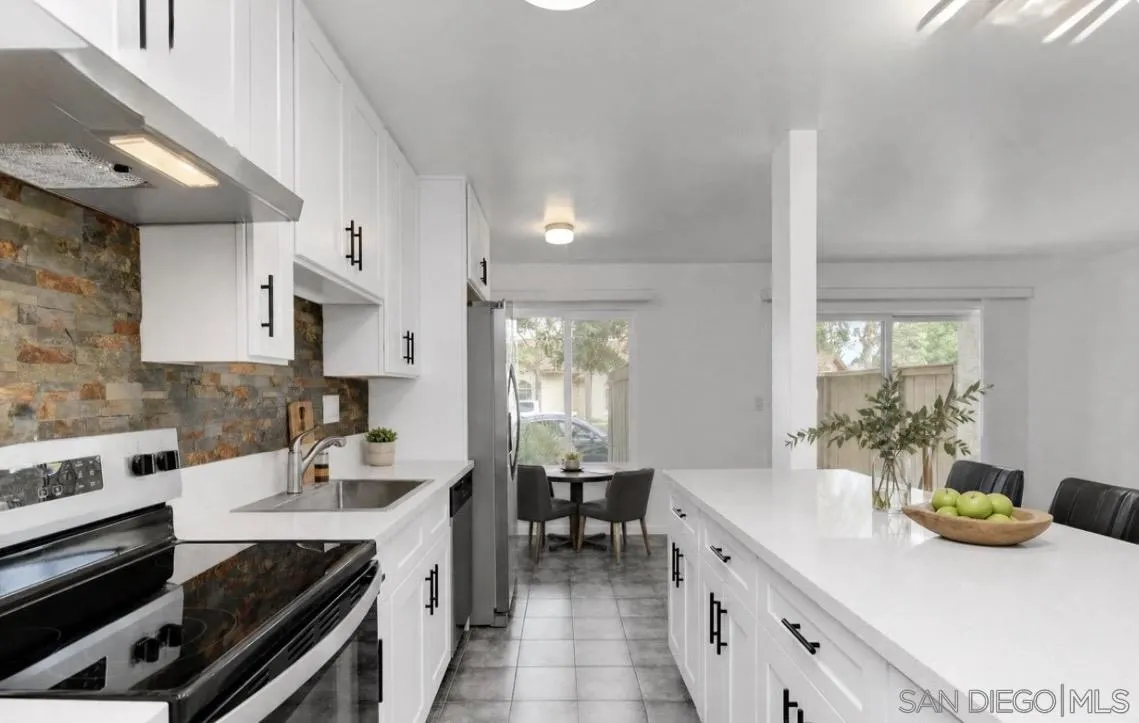 2388 Grand