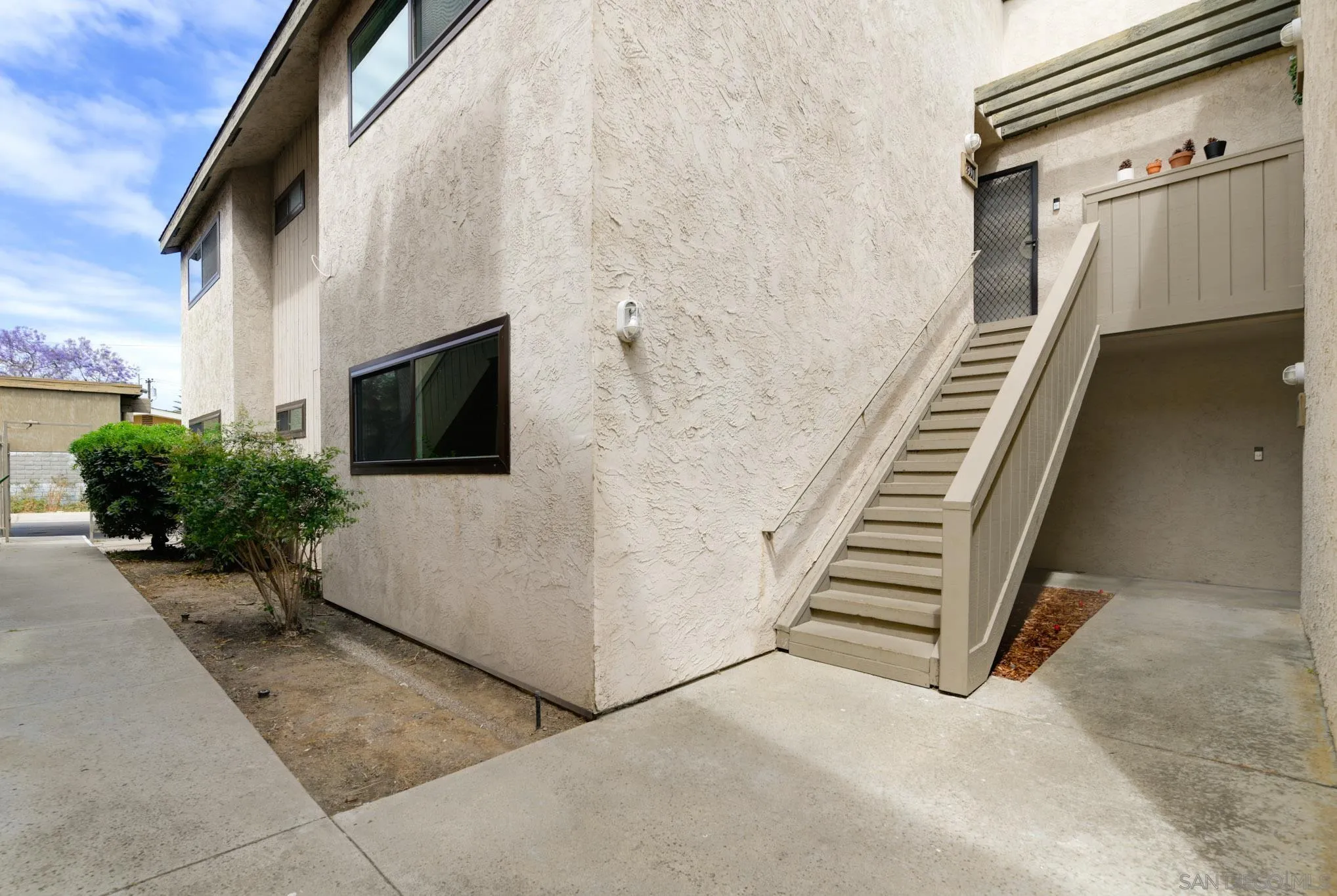 2388 Grand