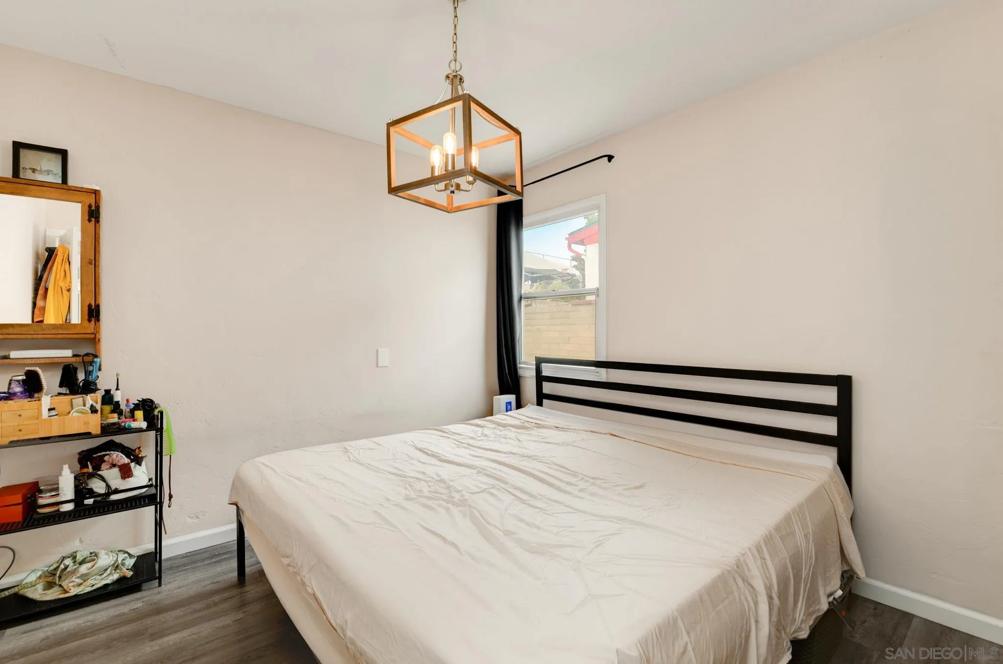 4127 Hemlock