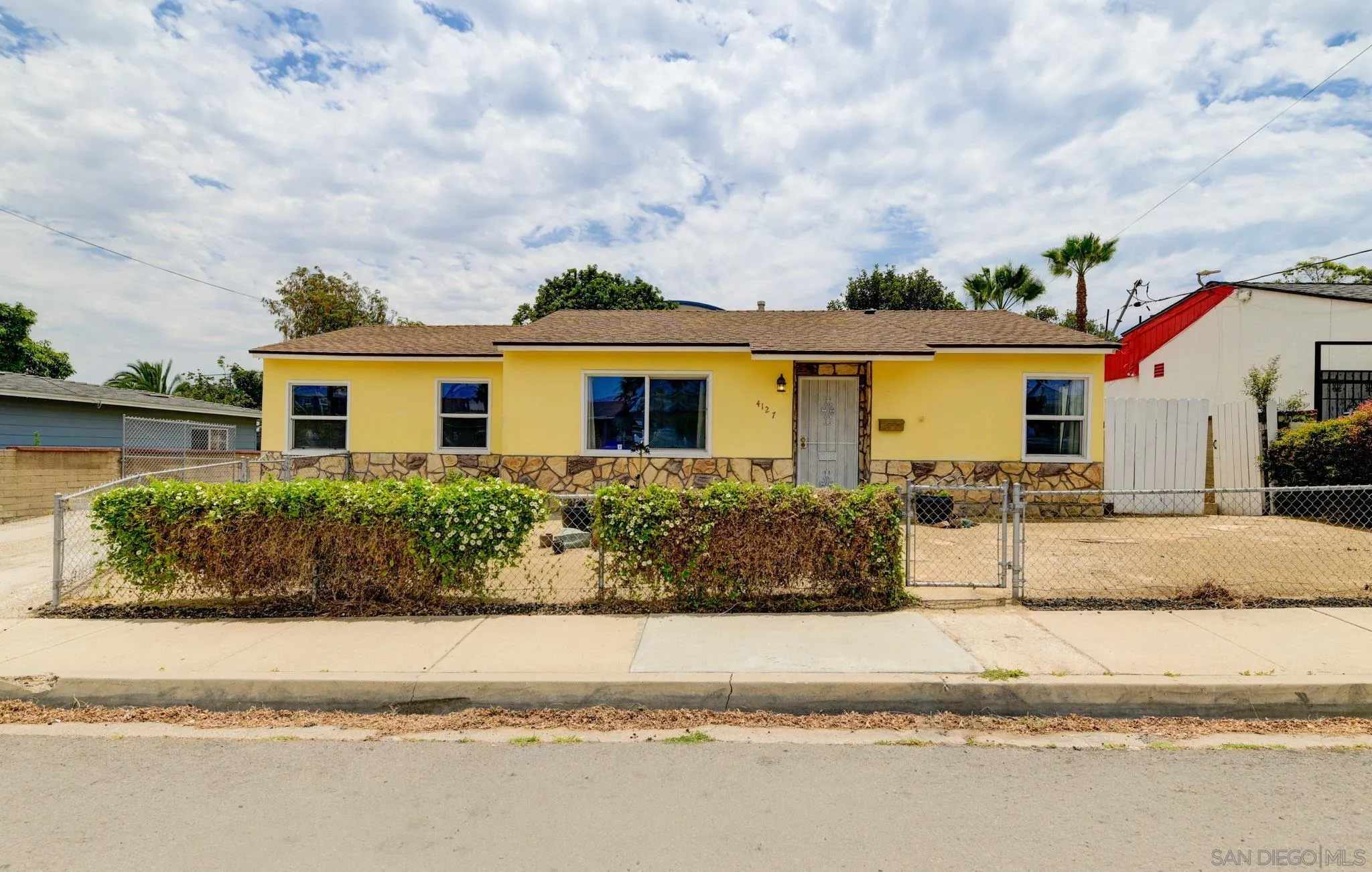 4127 Hemlock