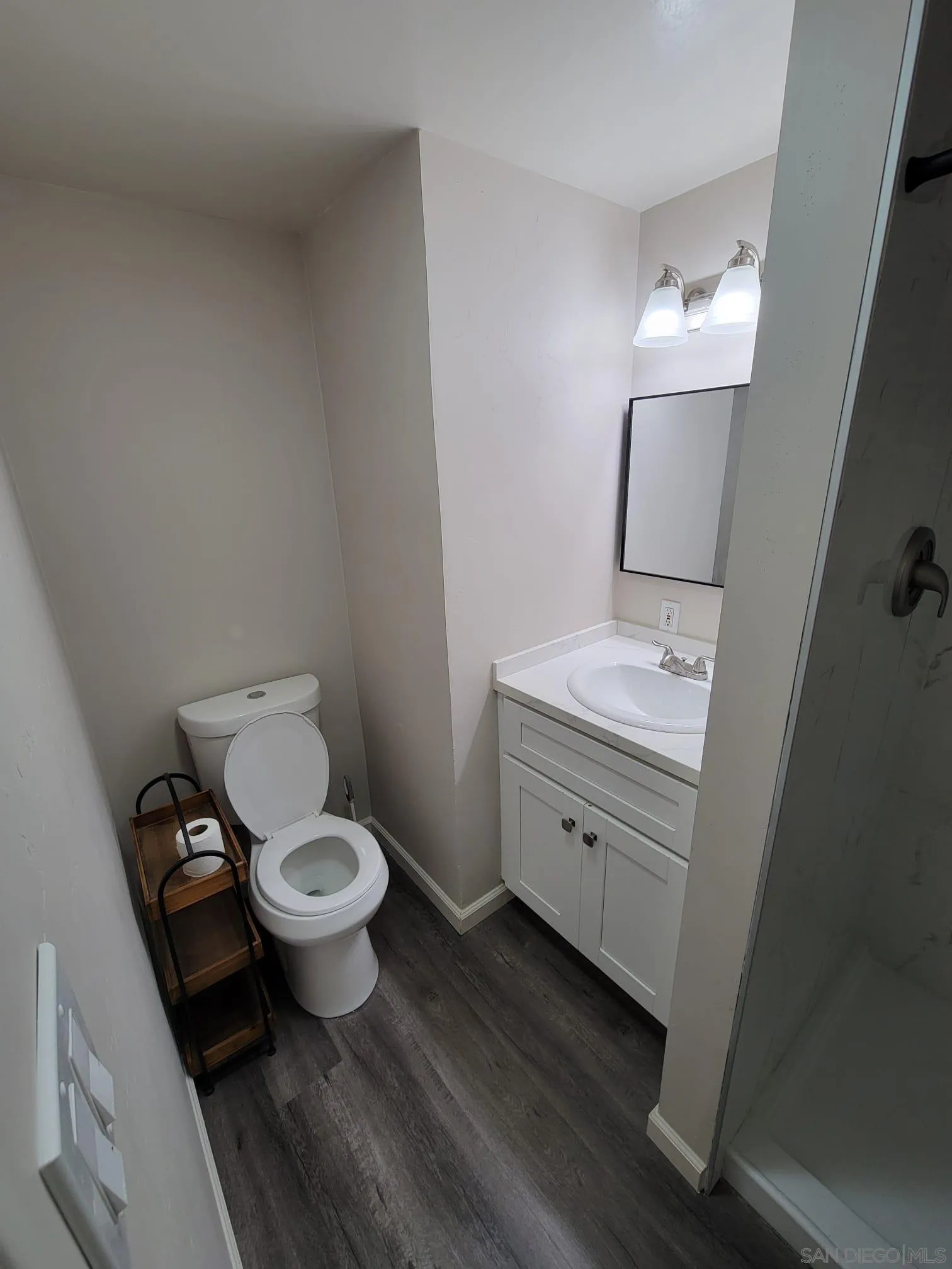 4127 Hemlock