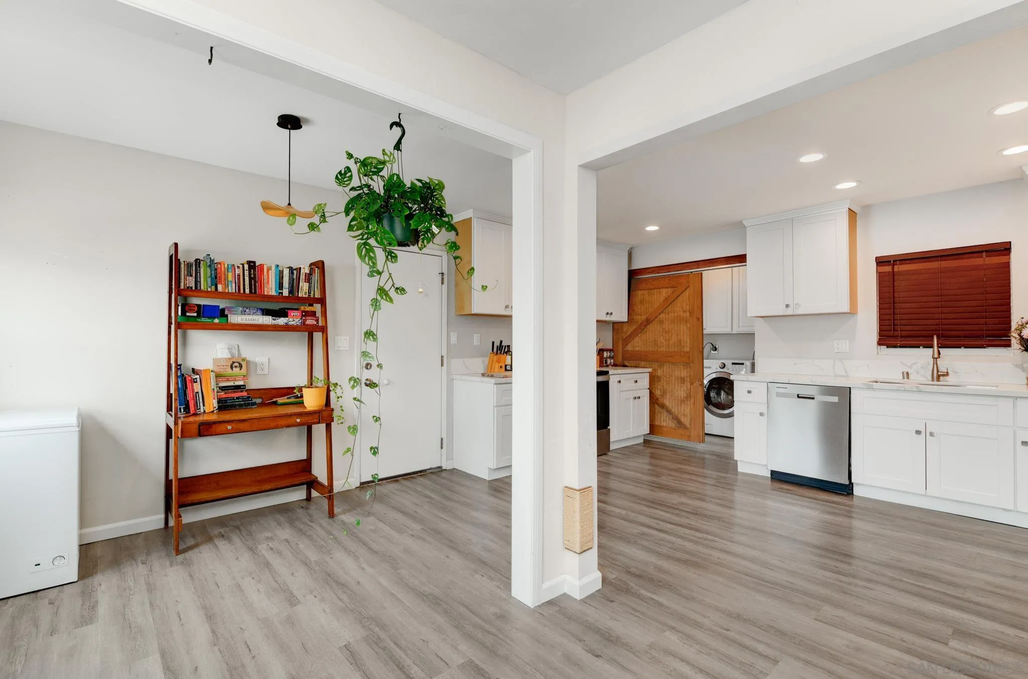 4127 Hemlock