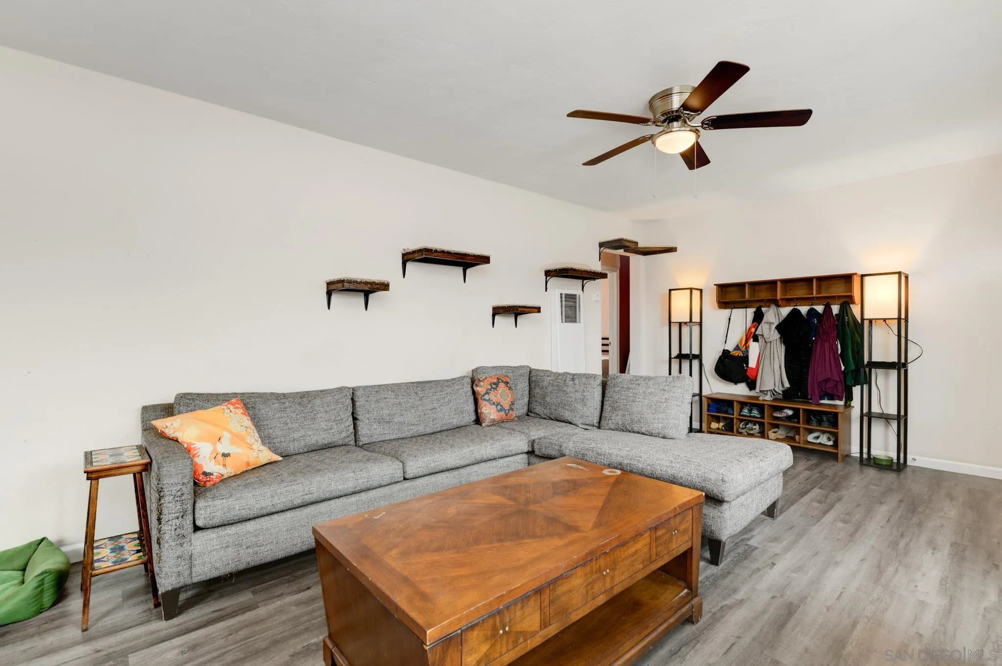 4127 Hemlock