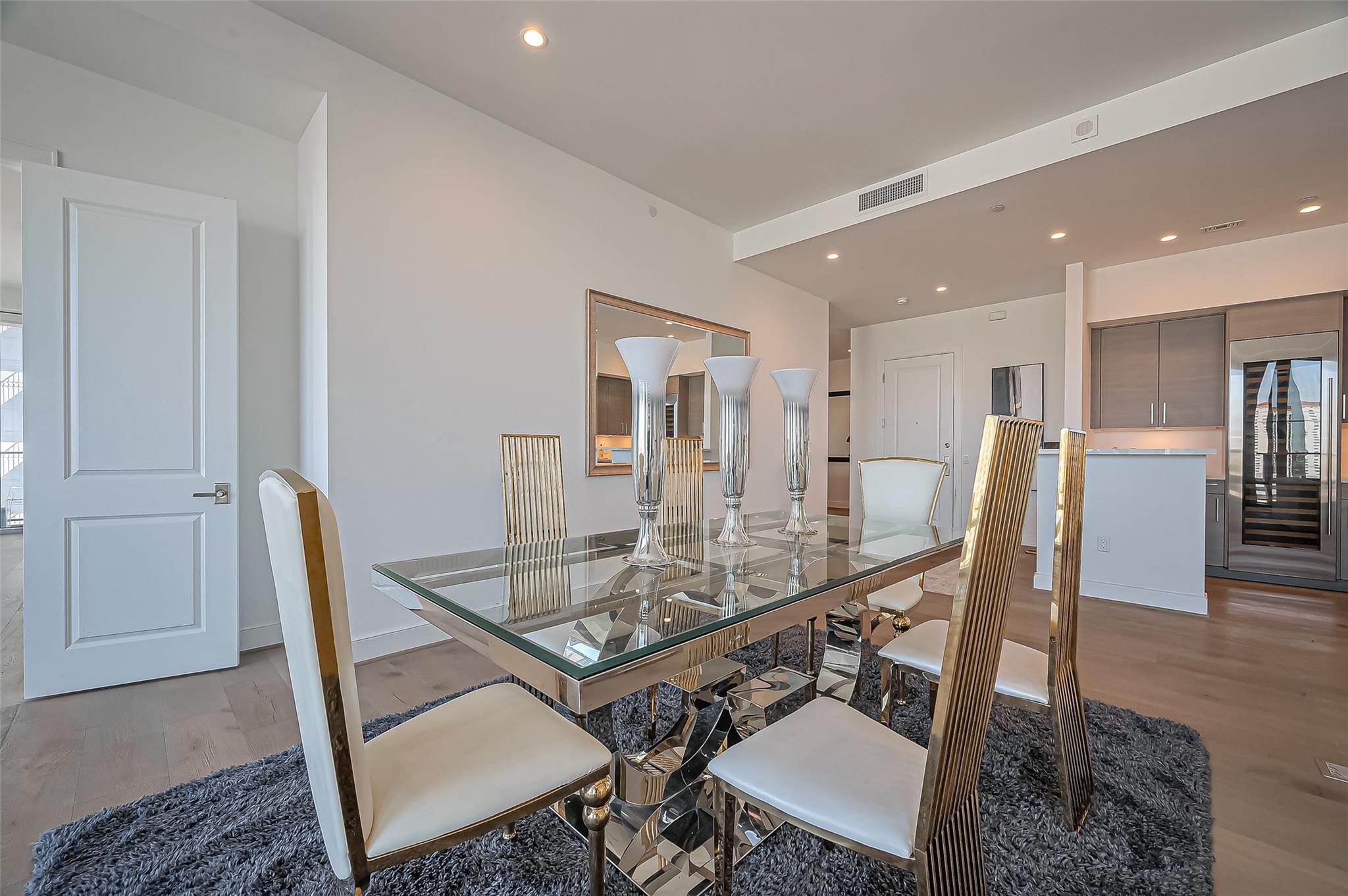 2047 Westcreek # 1601