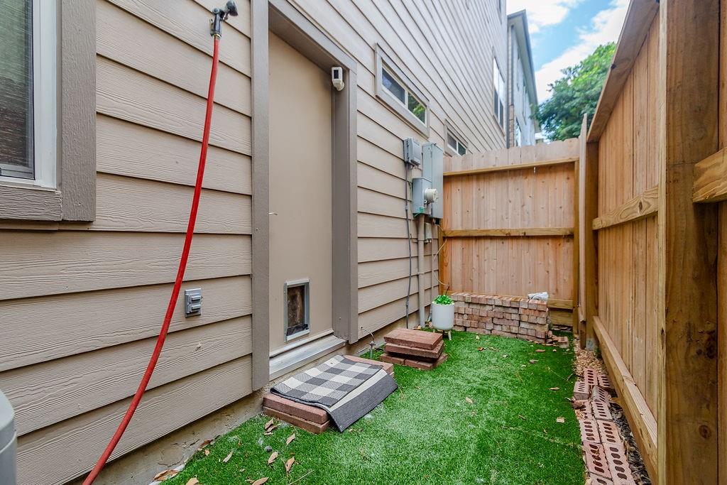 2127 Stacy Glen