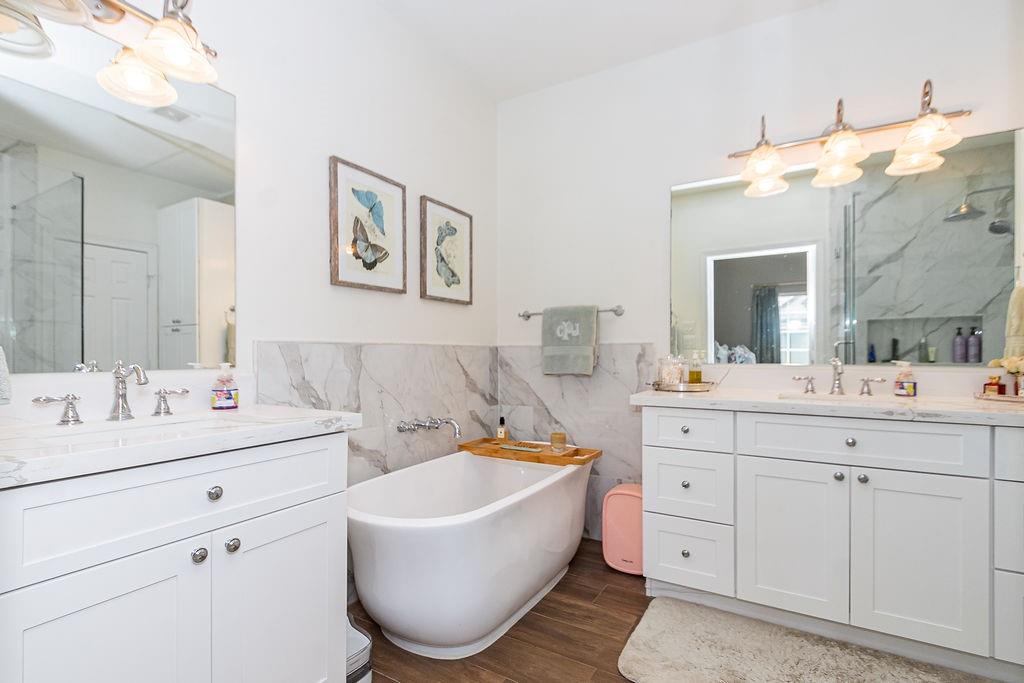 2127 Stacy Glen