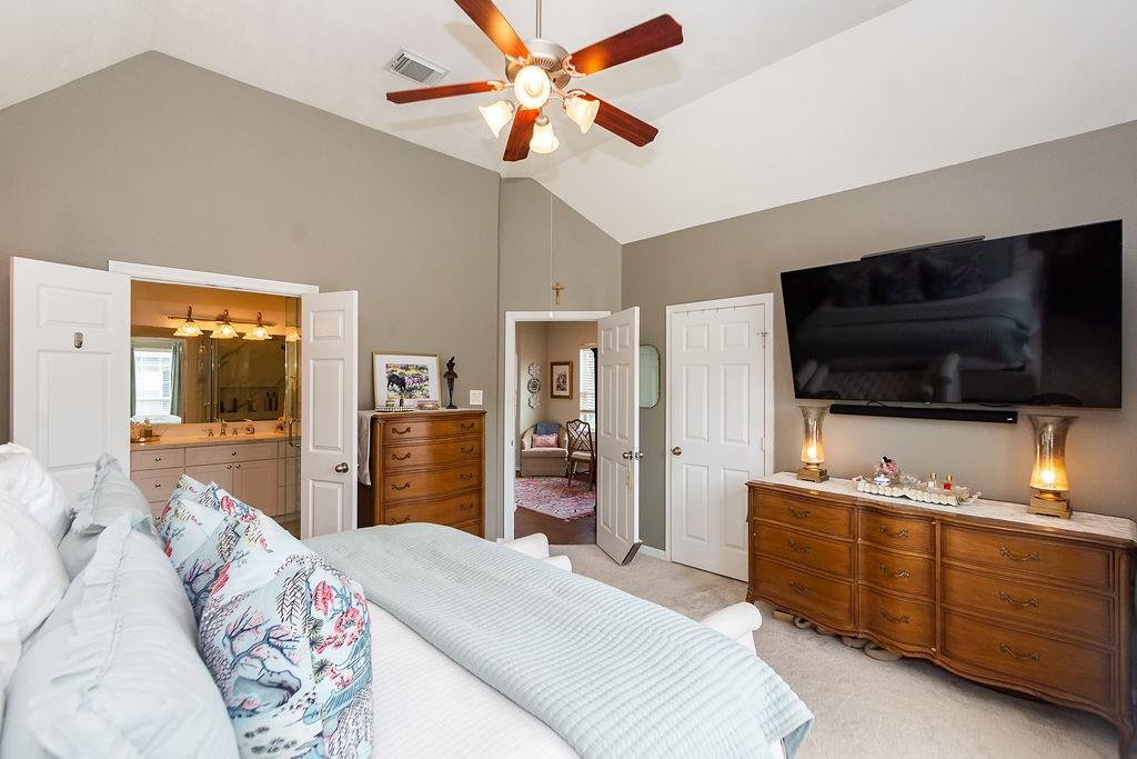 2127 Stacy Glen