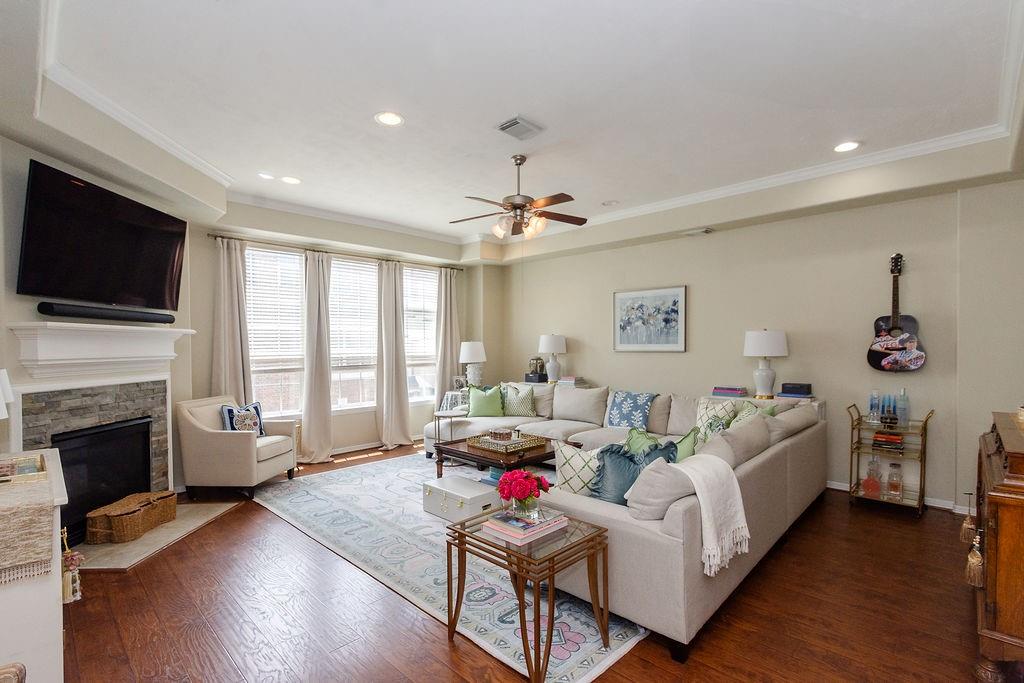 2127 Stacy Glen