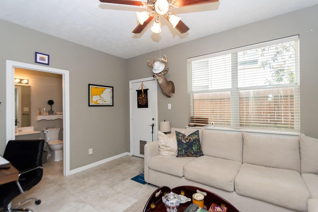 2127 Stacy Glen