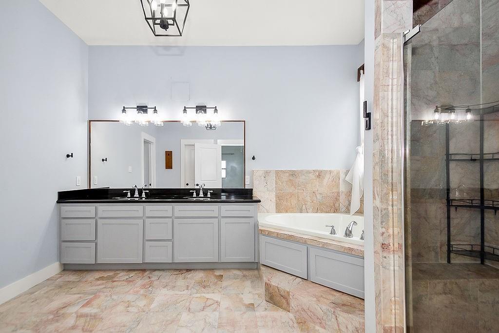 1121 W 17th Street # B