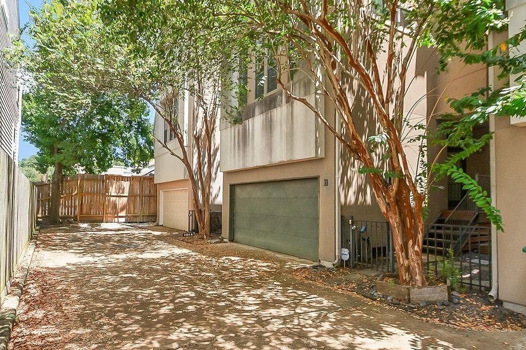 1121 W 17th Street # B