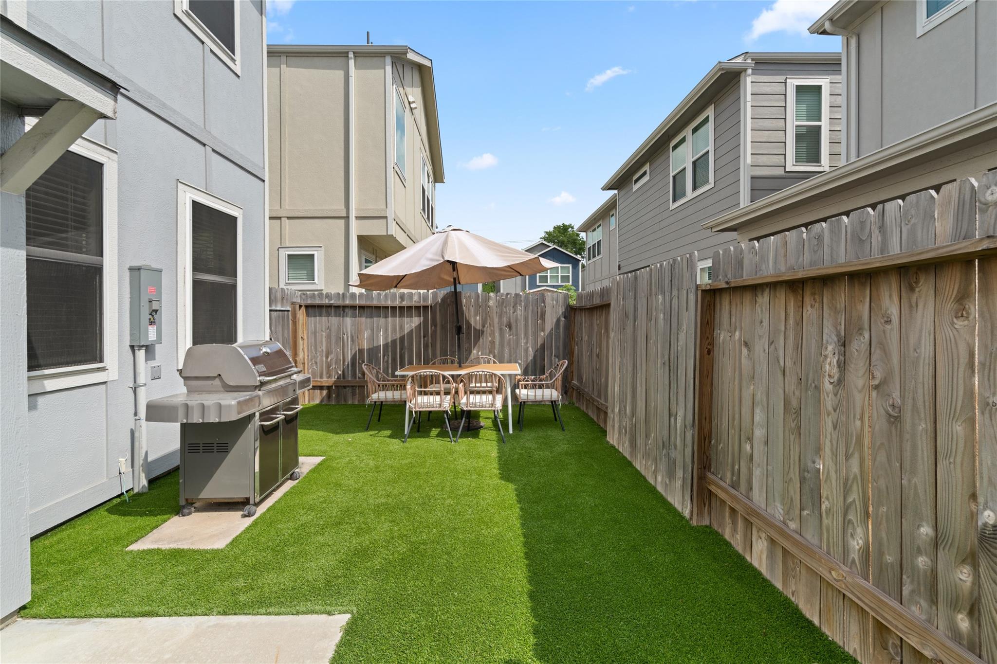 1524 Lakeline Oak Drive