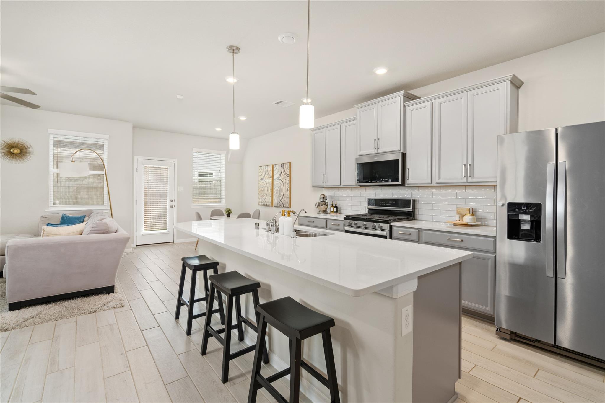 1524 Lakeline Oak Drive