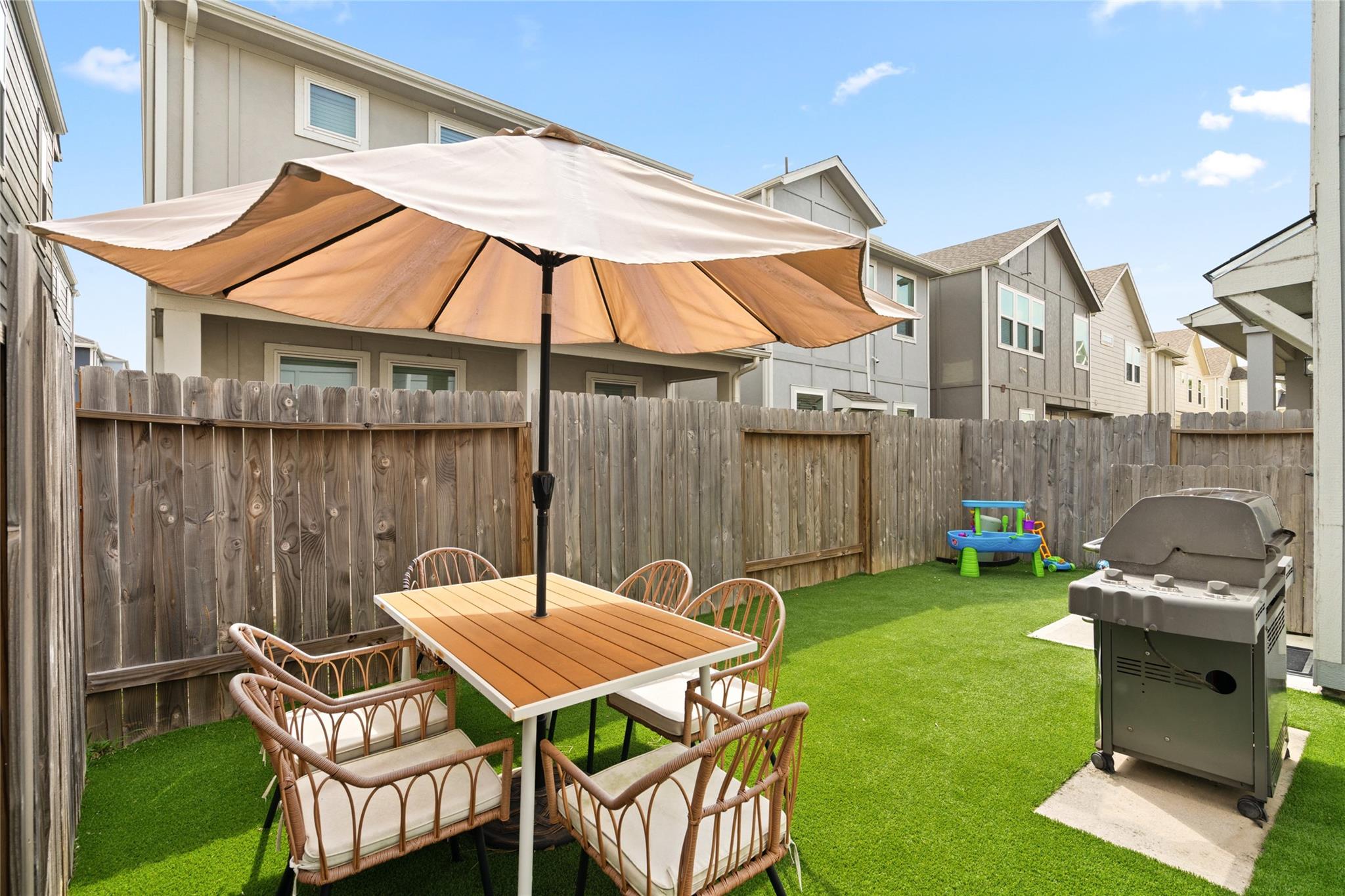 1524 Lakeline Oak Drive