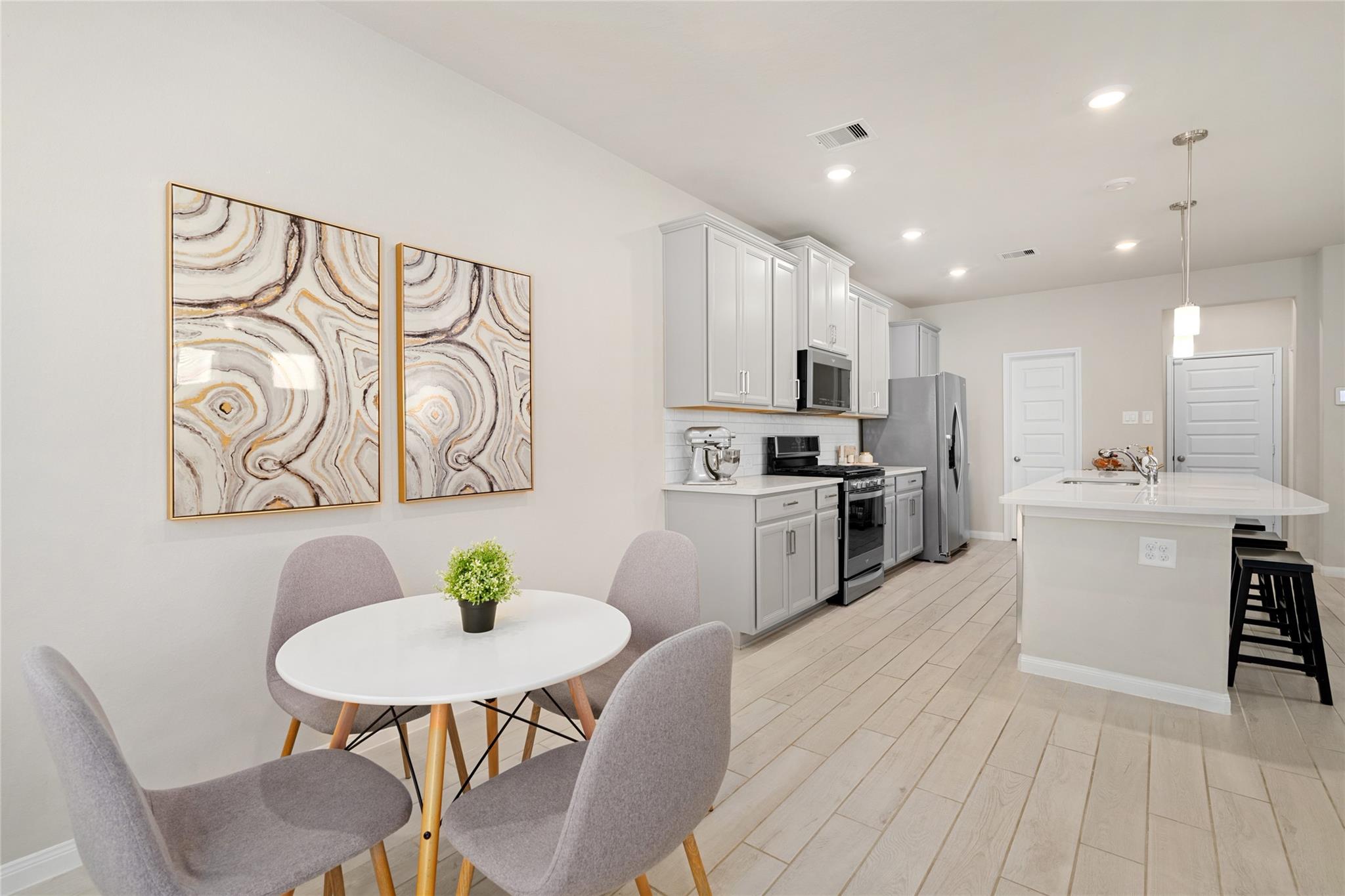 1524 Lakeline Oak Drive