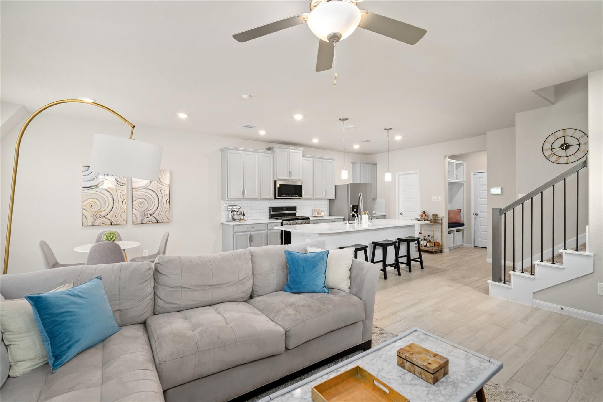 1524 Lakeline Oak Drive