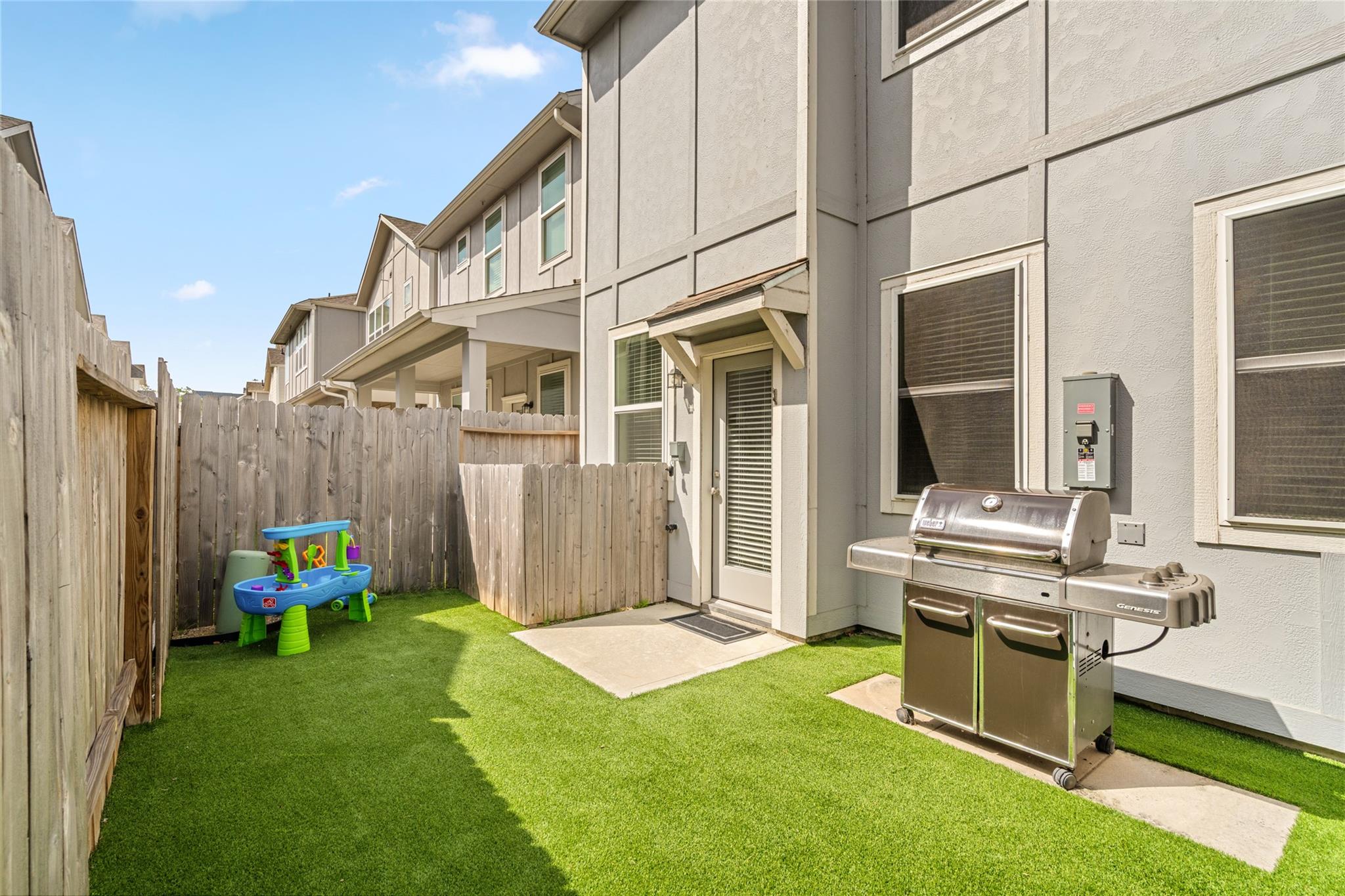 1524 Lakeline Oak Drive