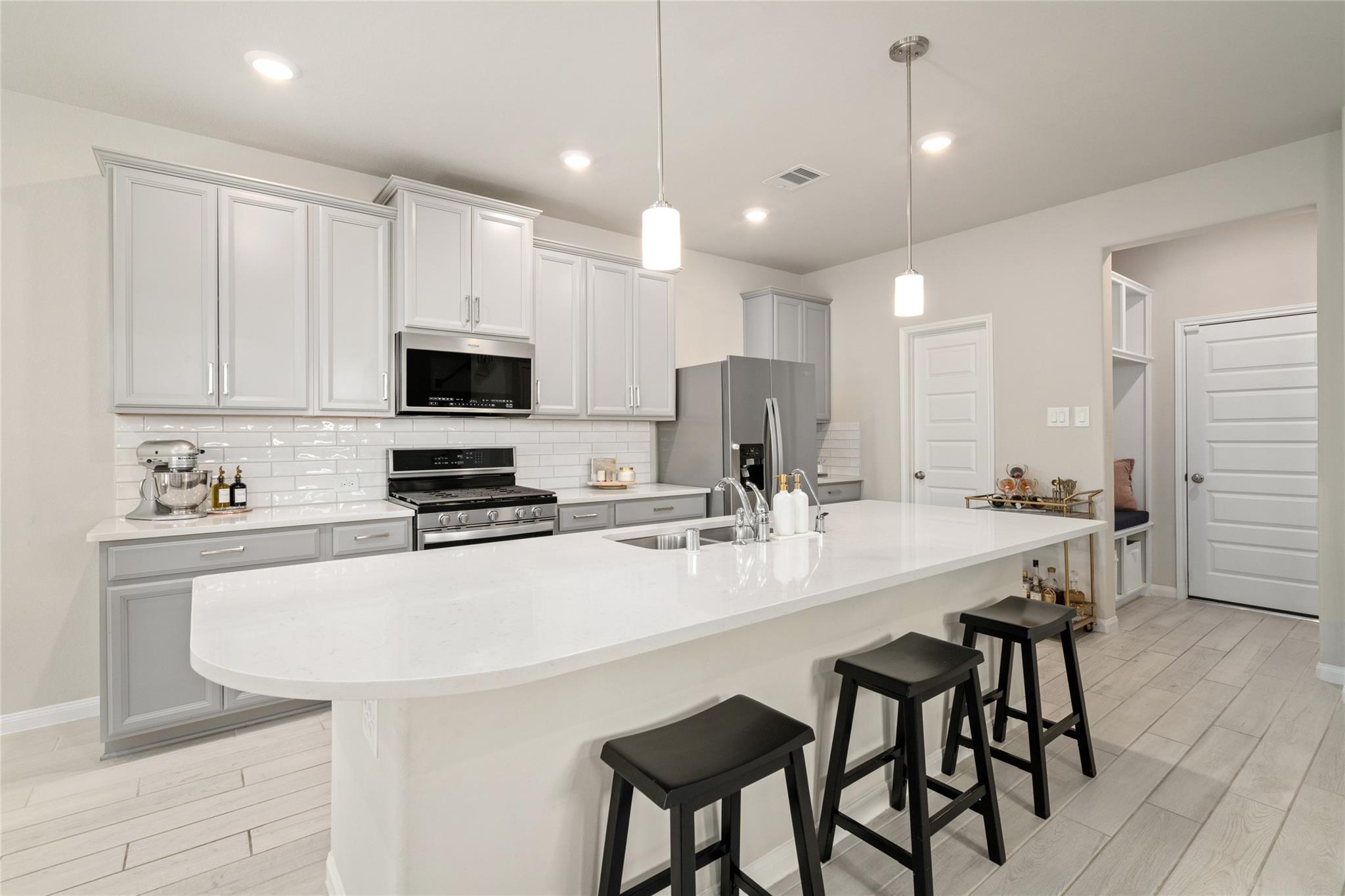 1524 Lakeline Oak Drive