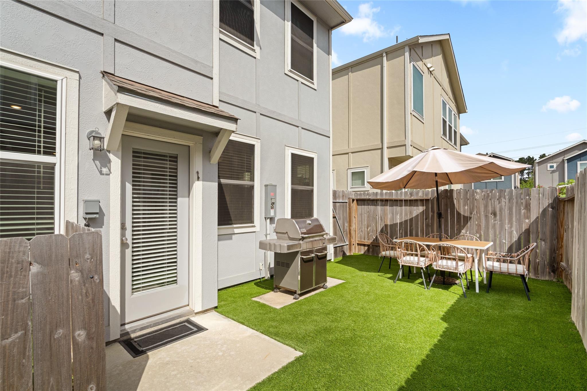 1524 Lakeline Oak Drive