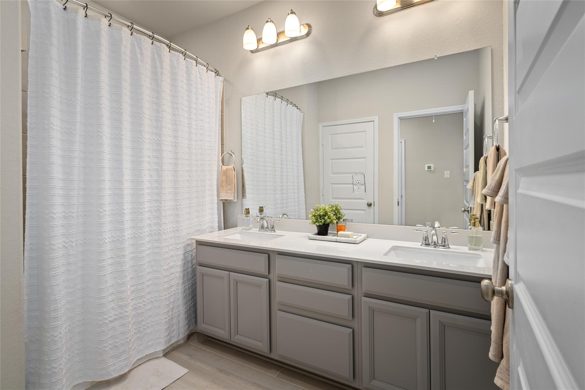 1524 Lakeline Oak Drive