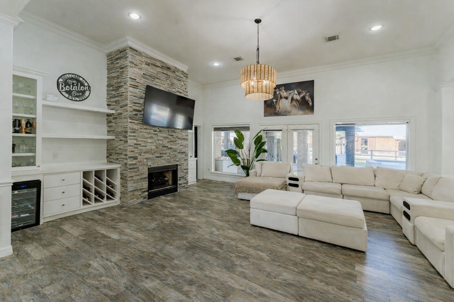 24102 Baneberry Road