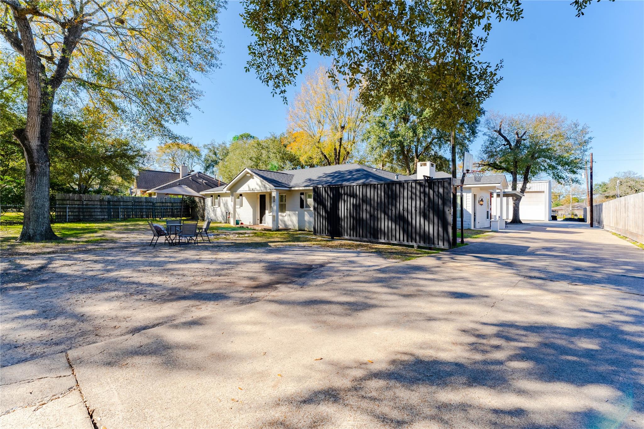 11407 Iberia Drive