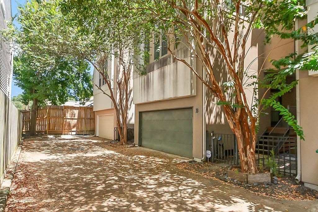 1121 W 17th Street # B