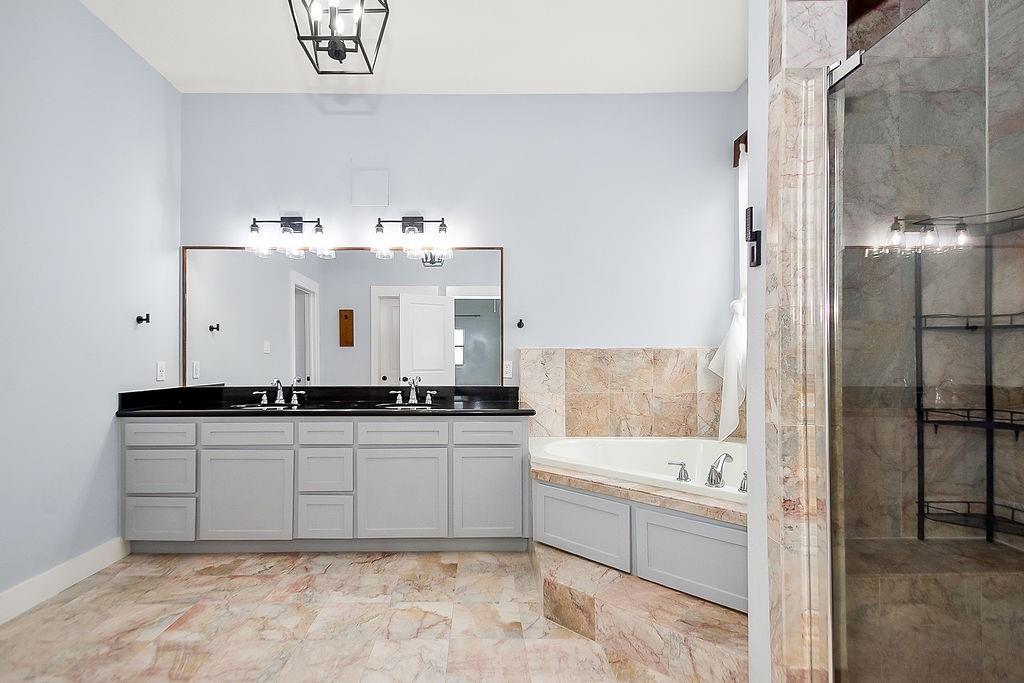 1121 W 17th Street # B