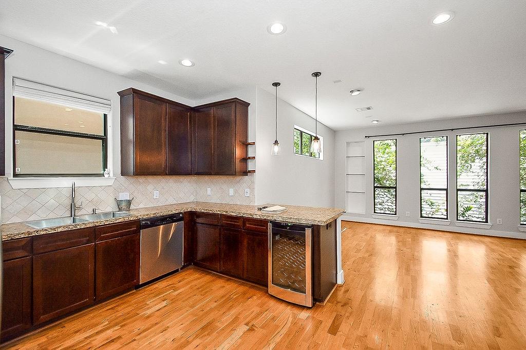 1121 W 17th Street # B