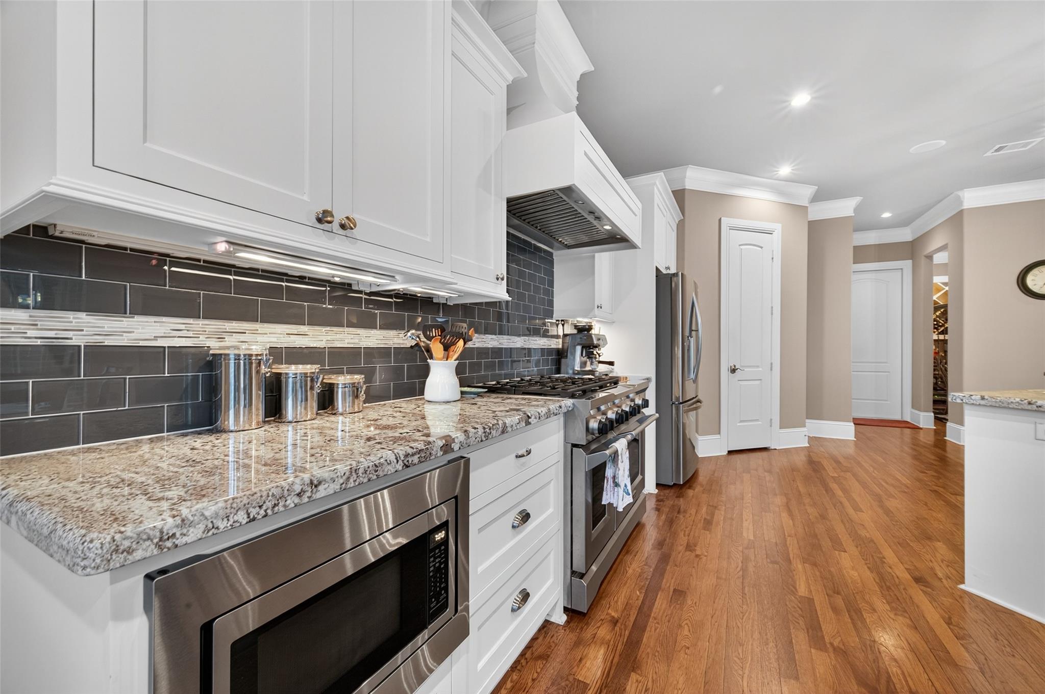 1261 Du Barry Lane