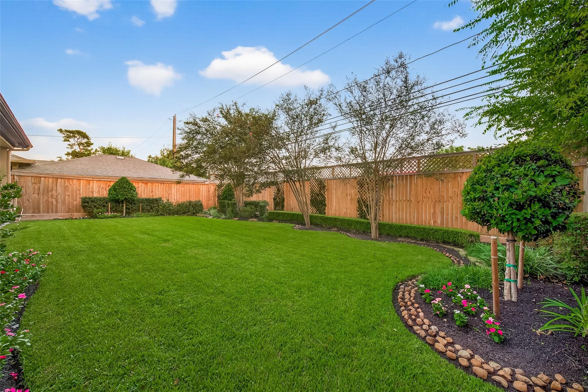 1261 Du Barry Lane