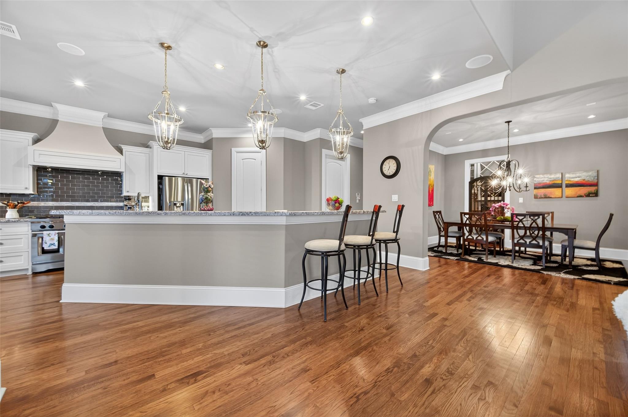 1261 Du Barry Lane