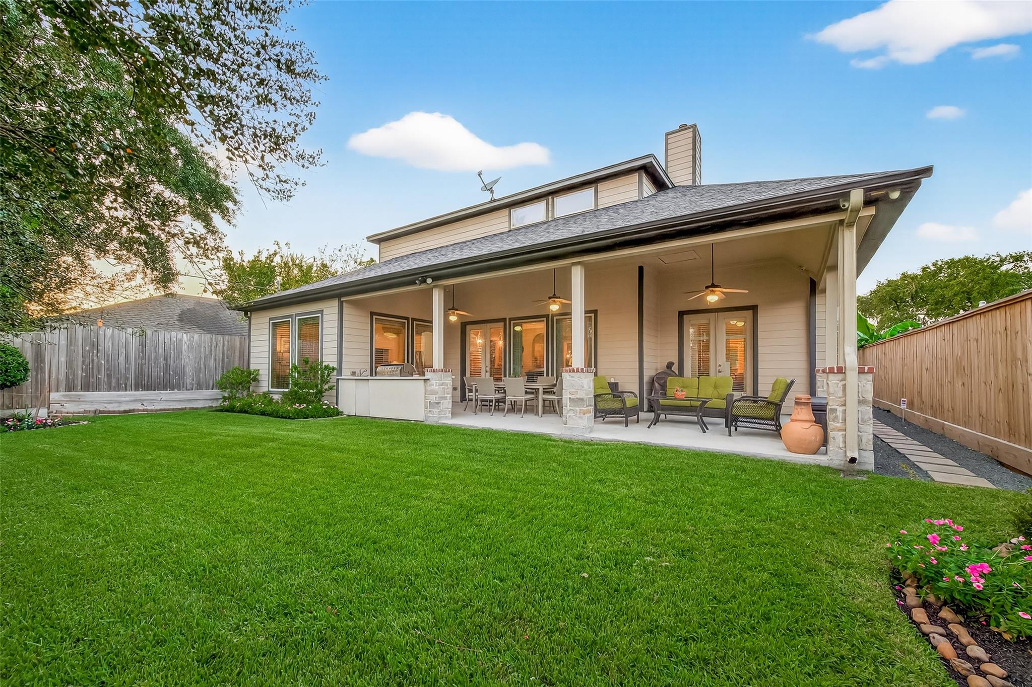 1261 Du Barry Lane