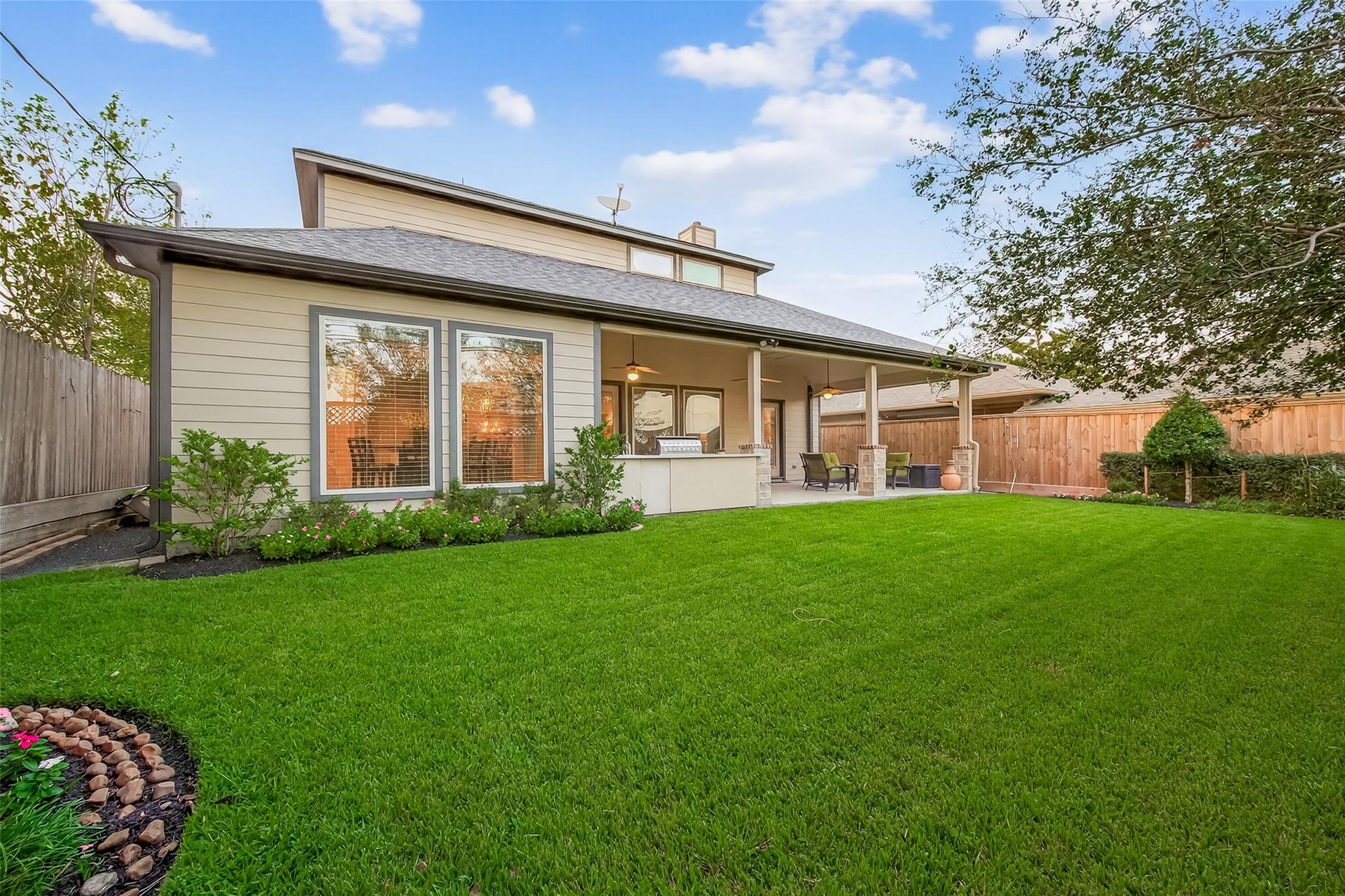 1261 Du Barry Lane