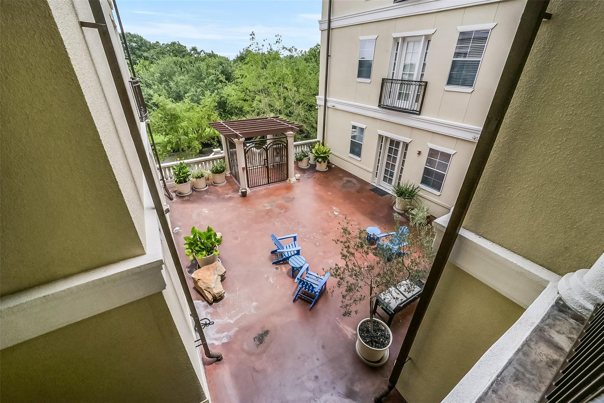 7134 Mapleridge Street # 3C