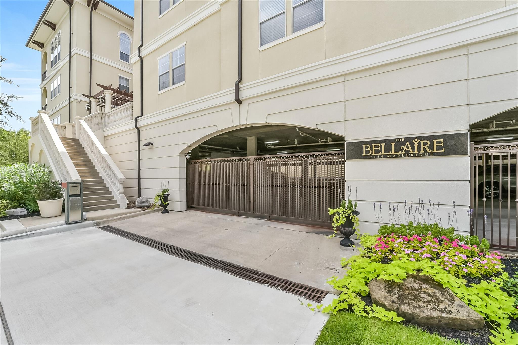 7134 Mapleridge Street # 3C
