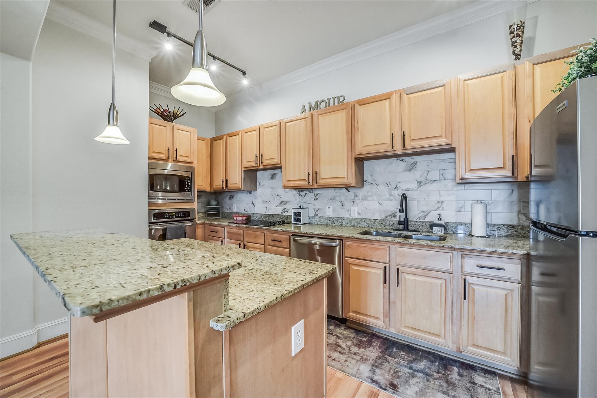 7134 Mapleridge Street # 3C