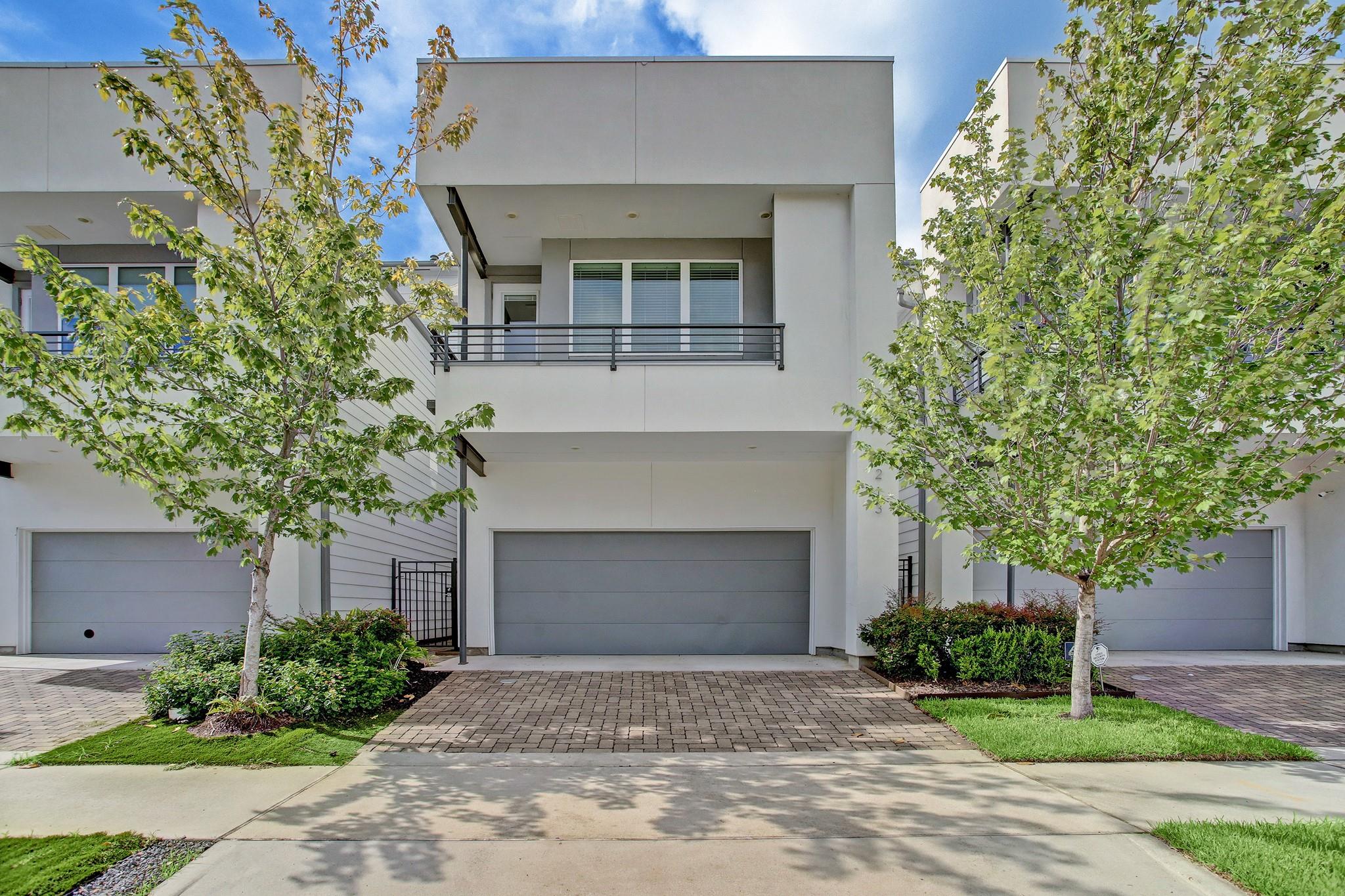 1213 Crockett Street