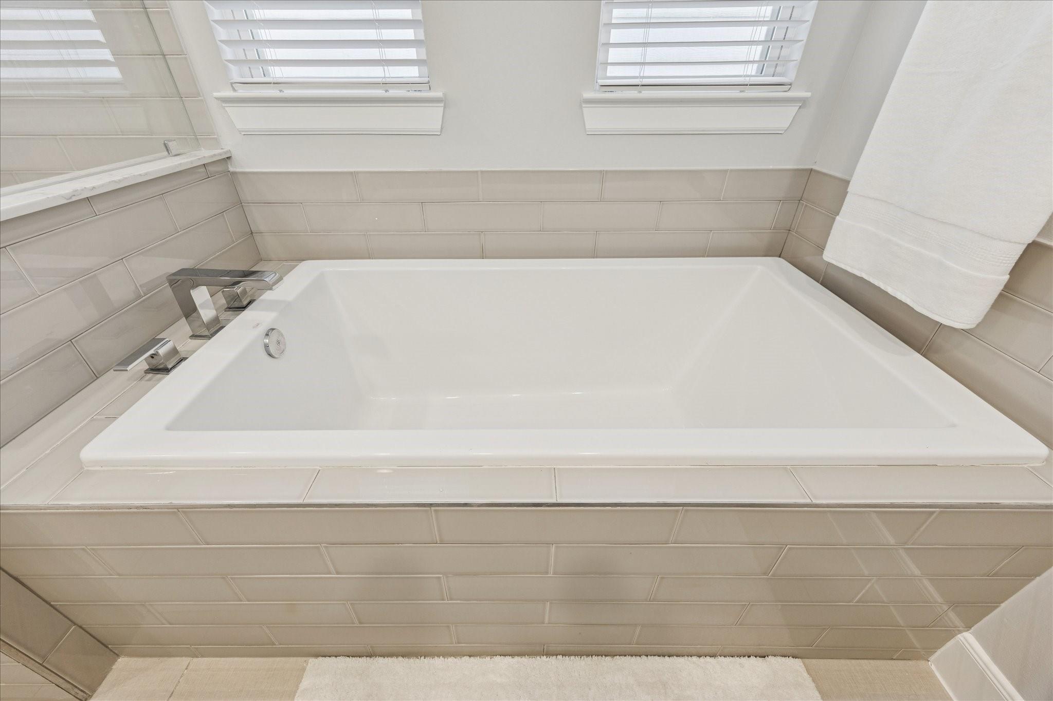 1213 Crockett Street