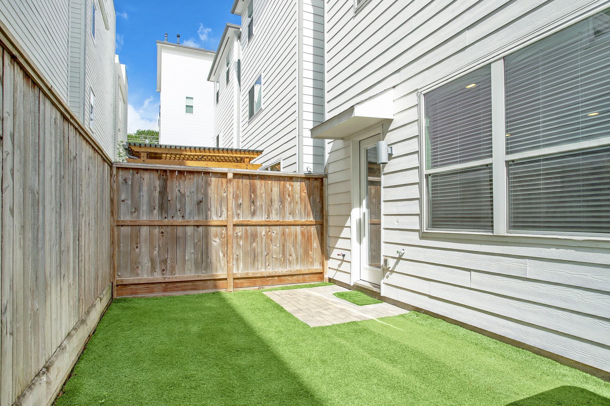 1213 Crockett Street