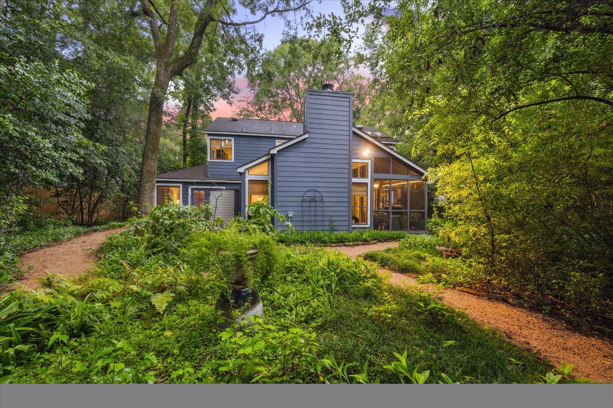 11 Leaf Trace Court