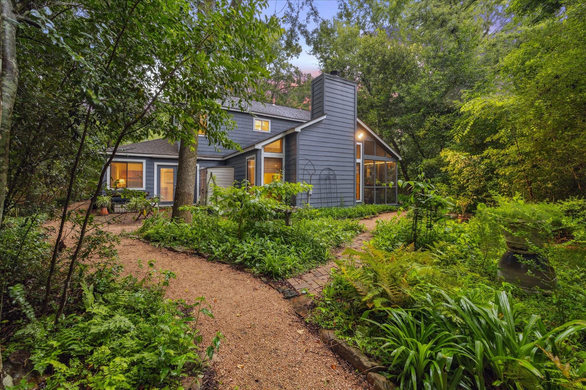 11 Leaf Trace Court