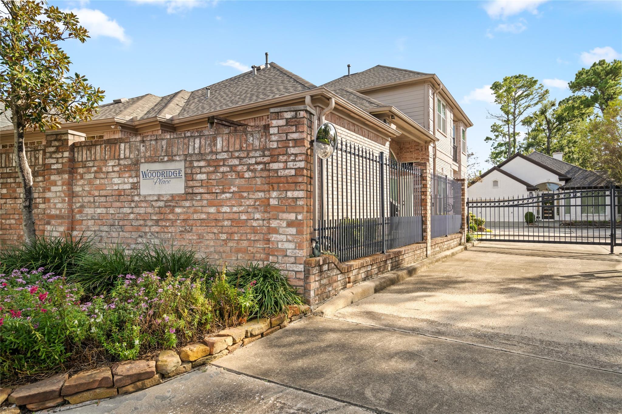 7515 Woodridge Place