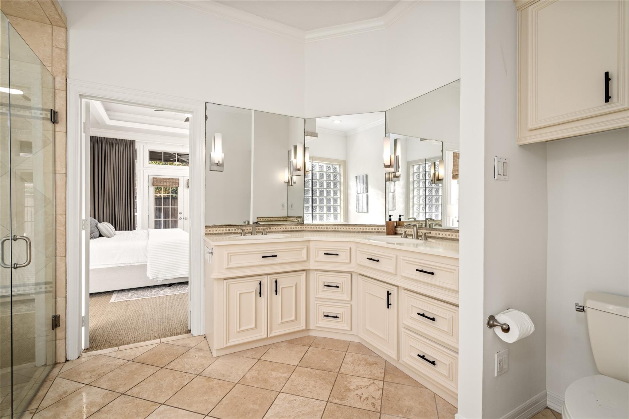 7515 Woodridge Place