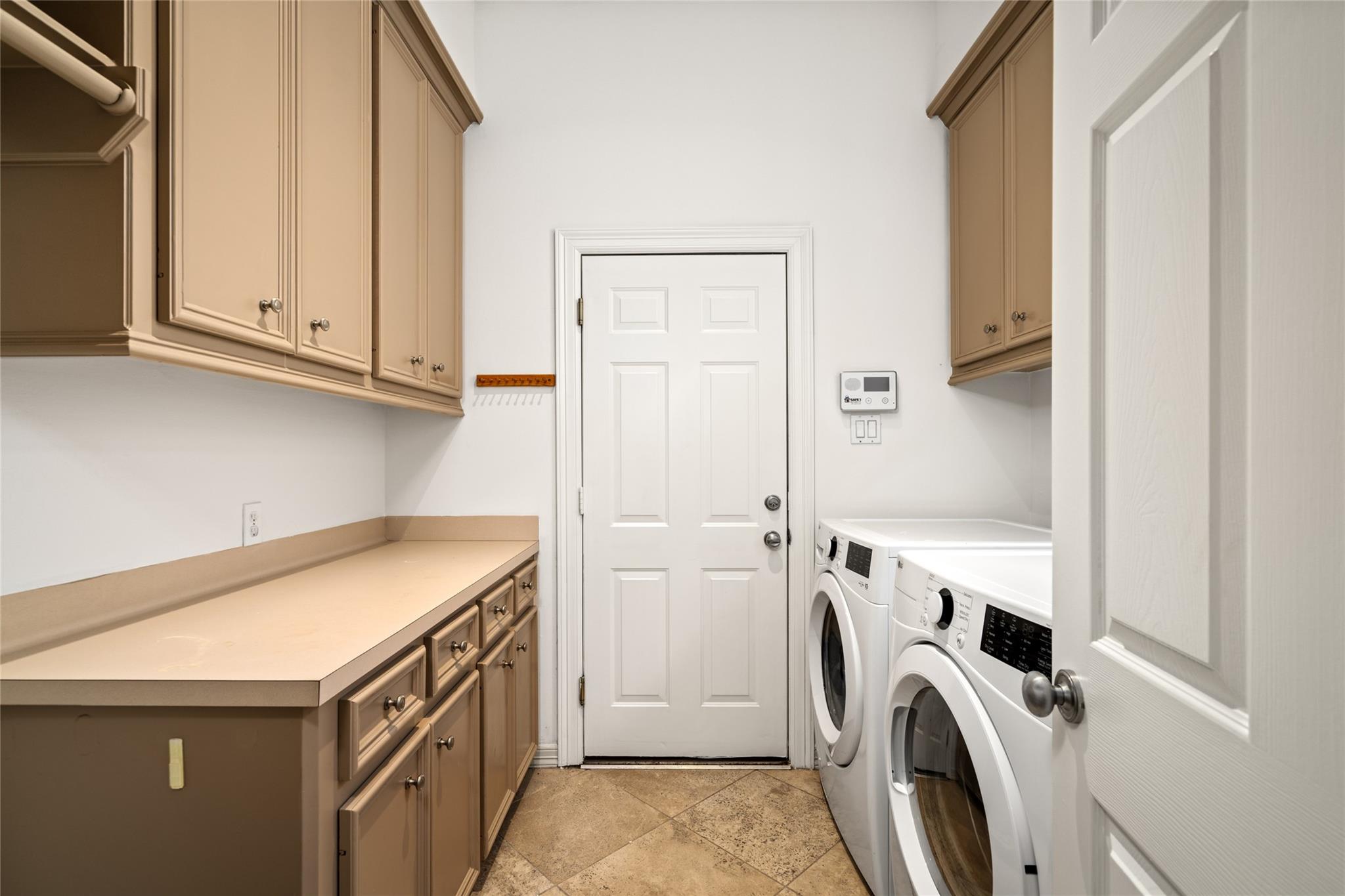 7515 Woodridge Place