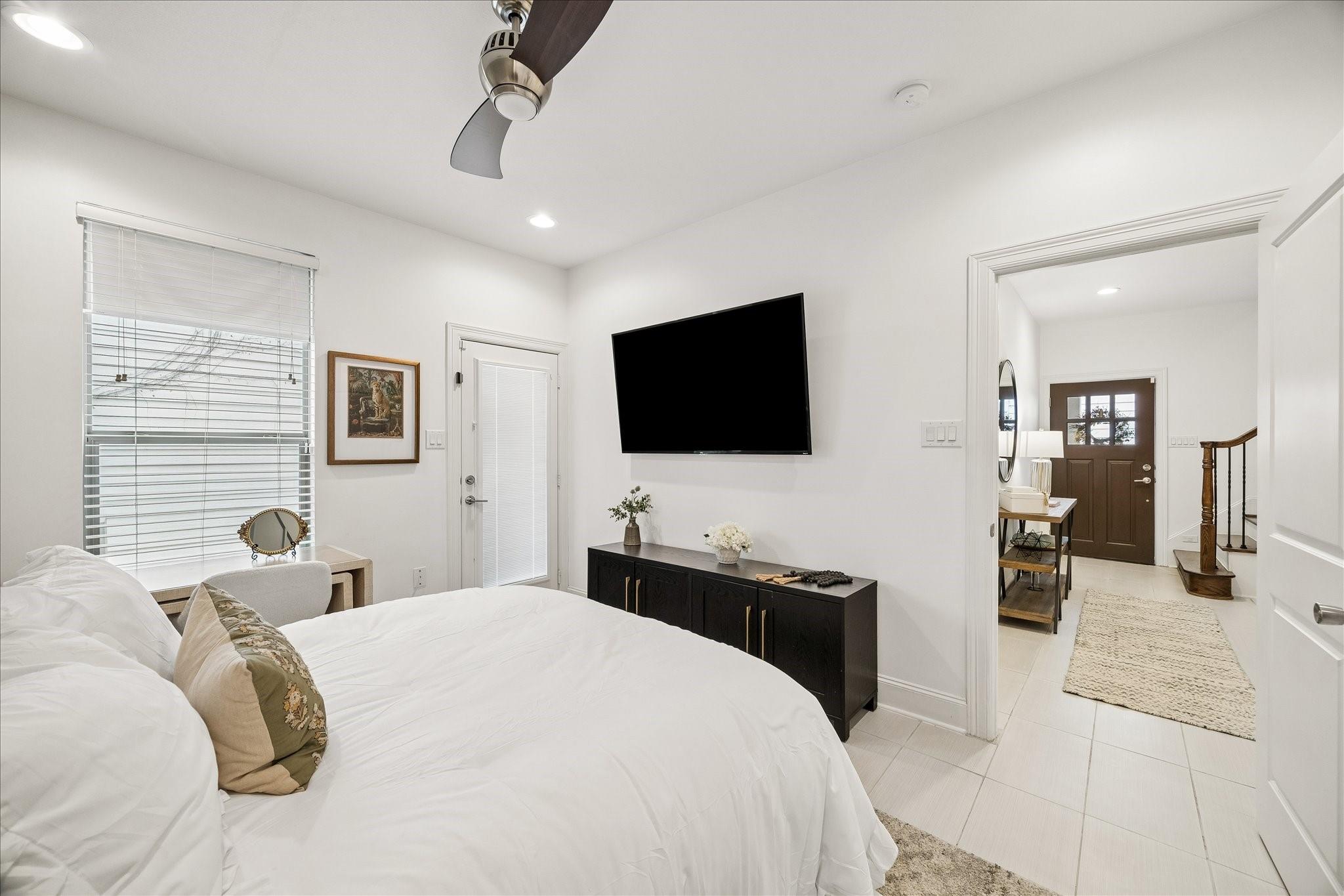 1538 W 23rd Street # B