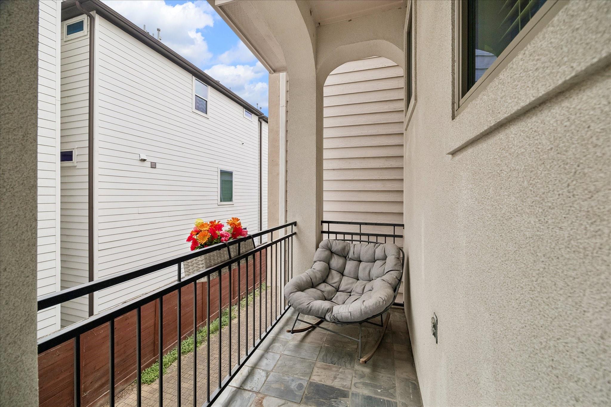 1538 W 23rd Street # B