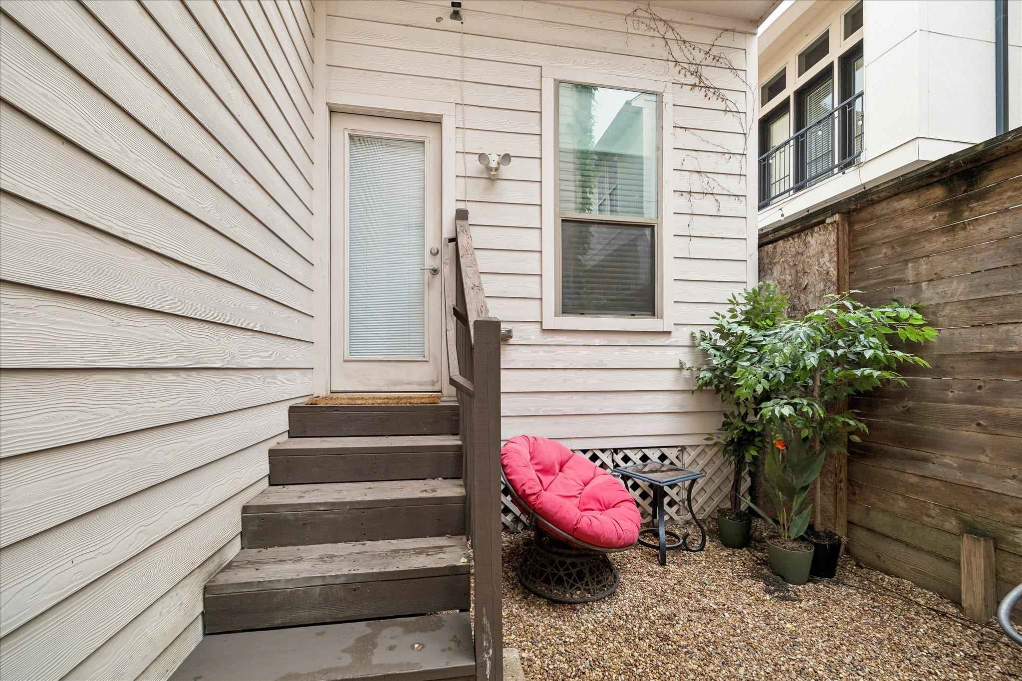 1538 W 23rd Street # B