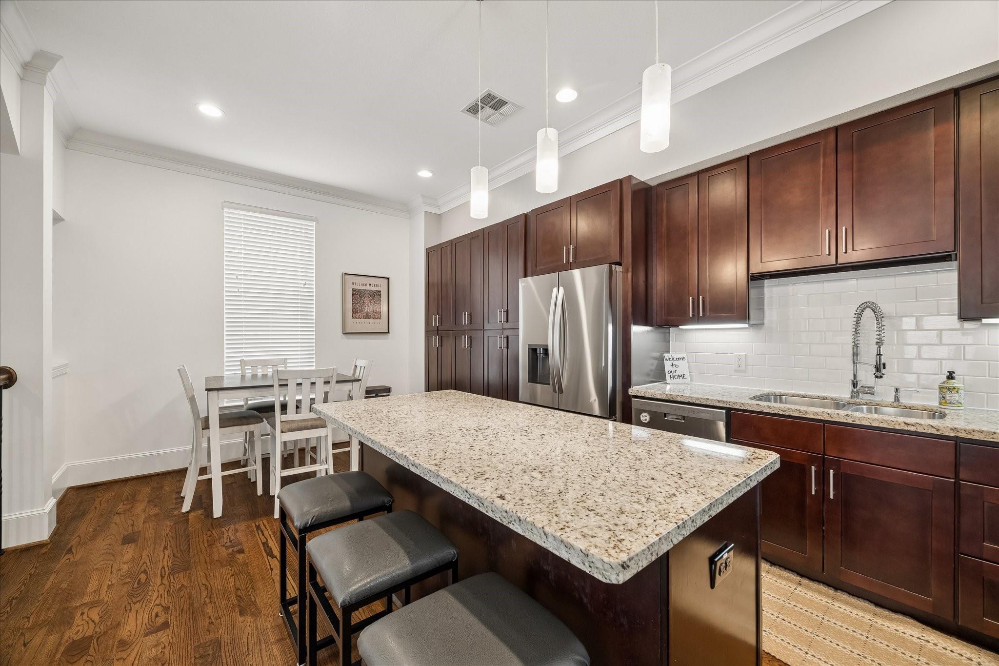 1538 W 23rd Street # B